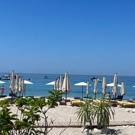 アパート Alvi Vlorë