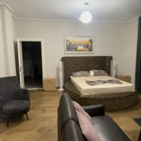 Alvi Apartment